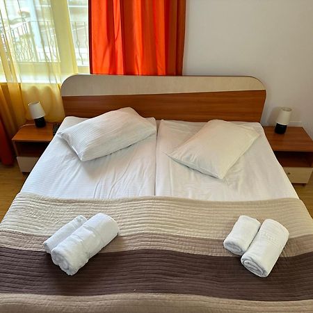 Restaurant Motel Dolorean Săcele Dış mekan fotoğraf
