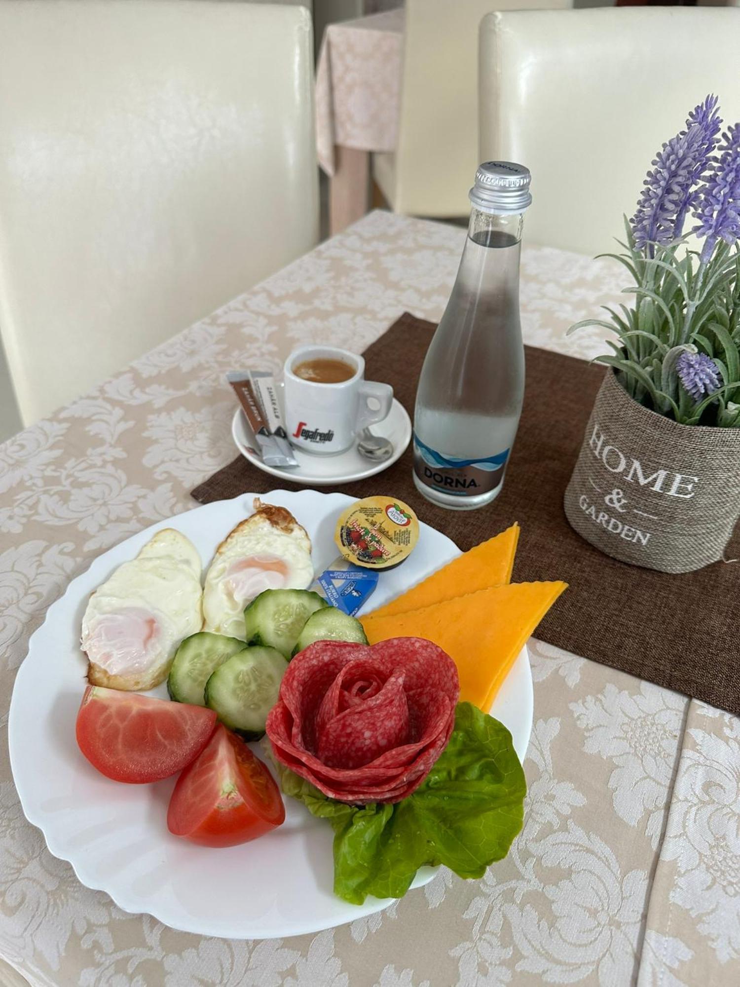Restaurant Motel Dolorean Săcele Dış mekan fotoğraf