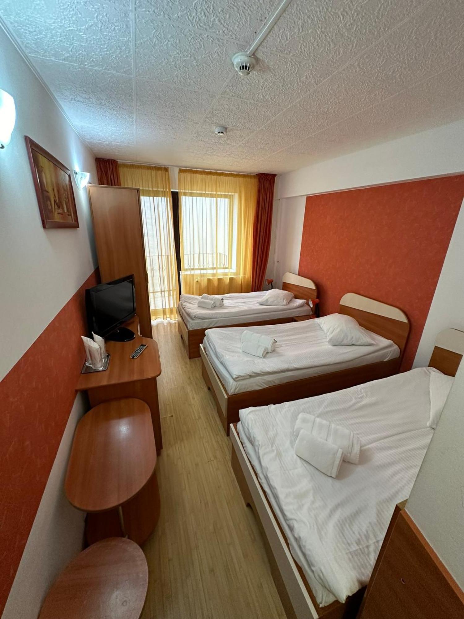Restaurant Motel Dolorean Săcele Dış mekan fotoğraf