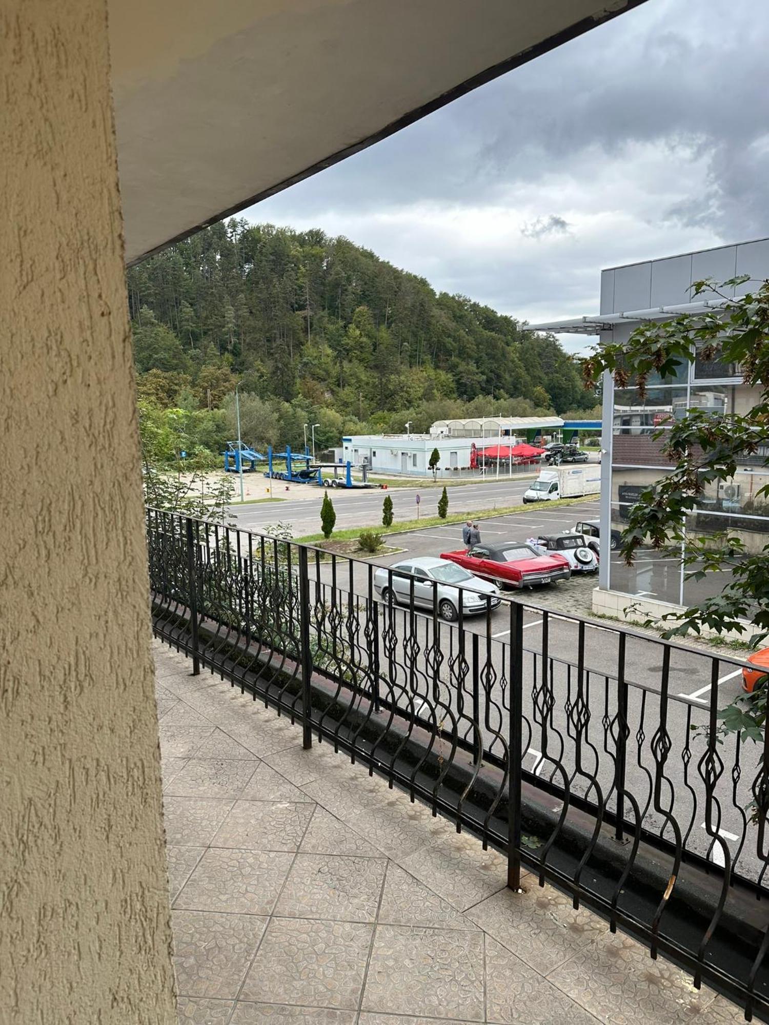 Restaurant Motel Dolorean Săcele Dış mekan fotoğraf