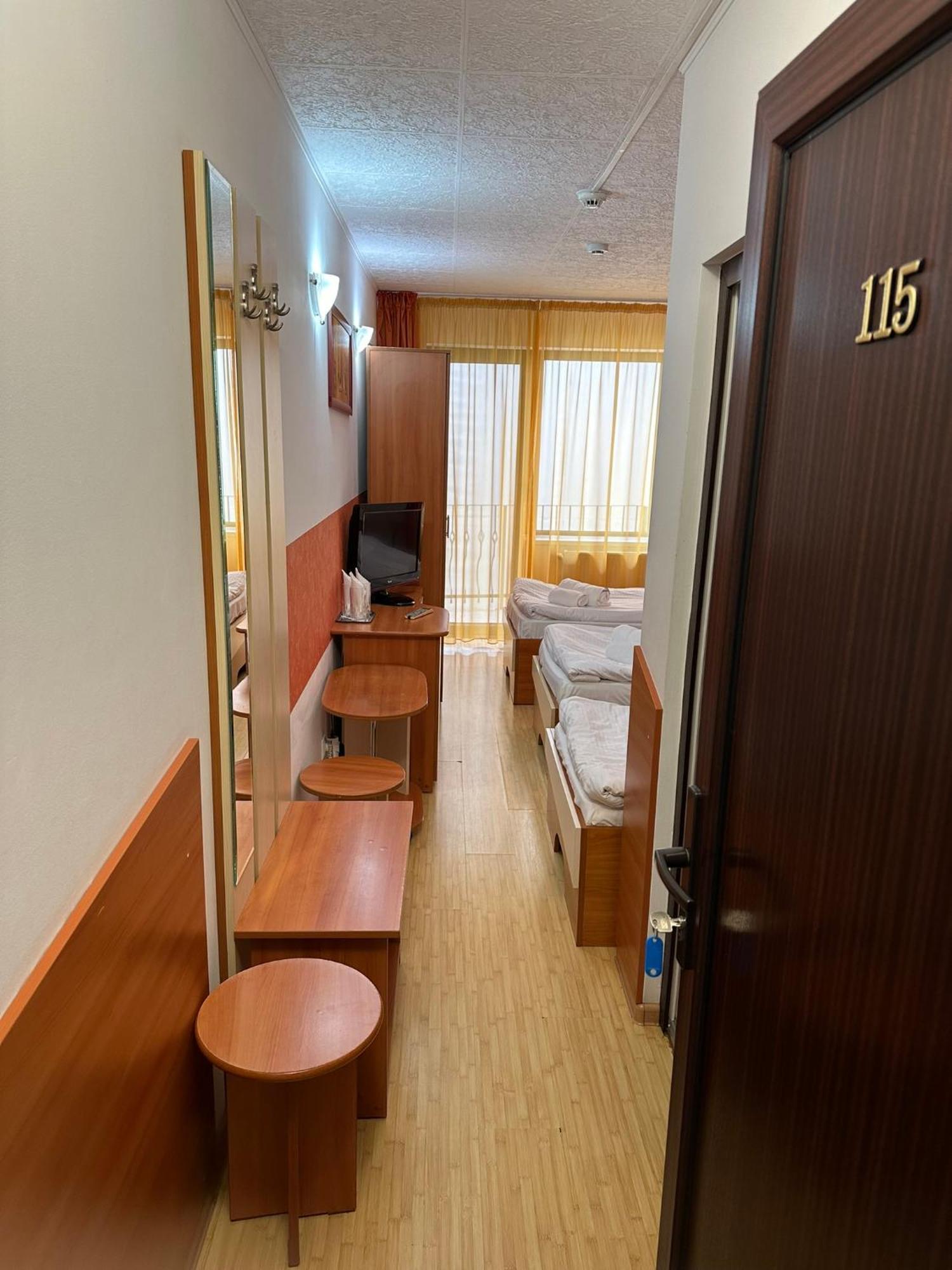 Restaurant Motel Dolorean Săcele Dış mekan fotoğraf