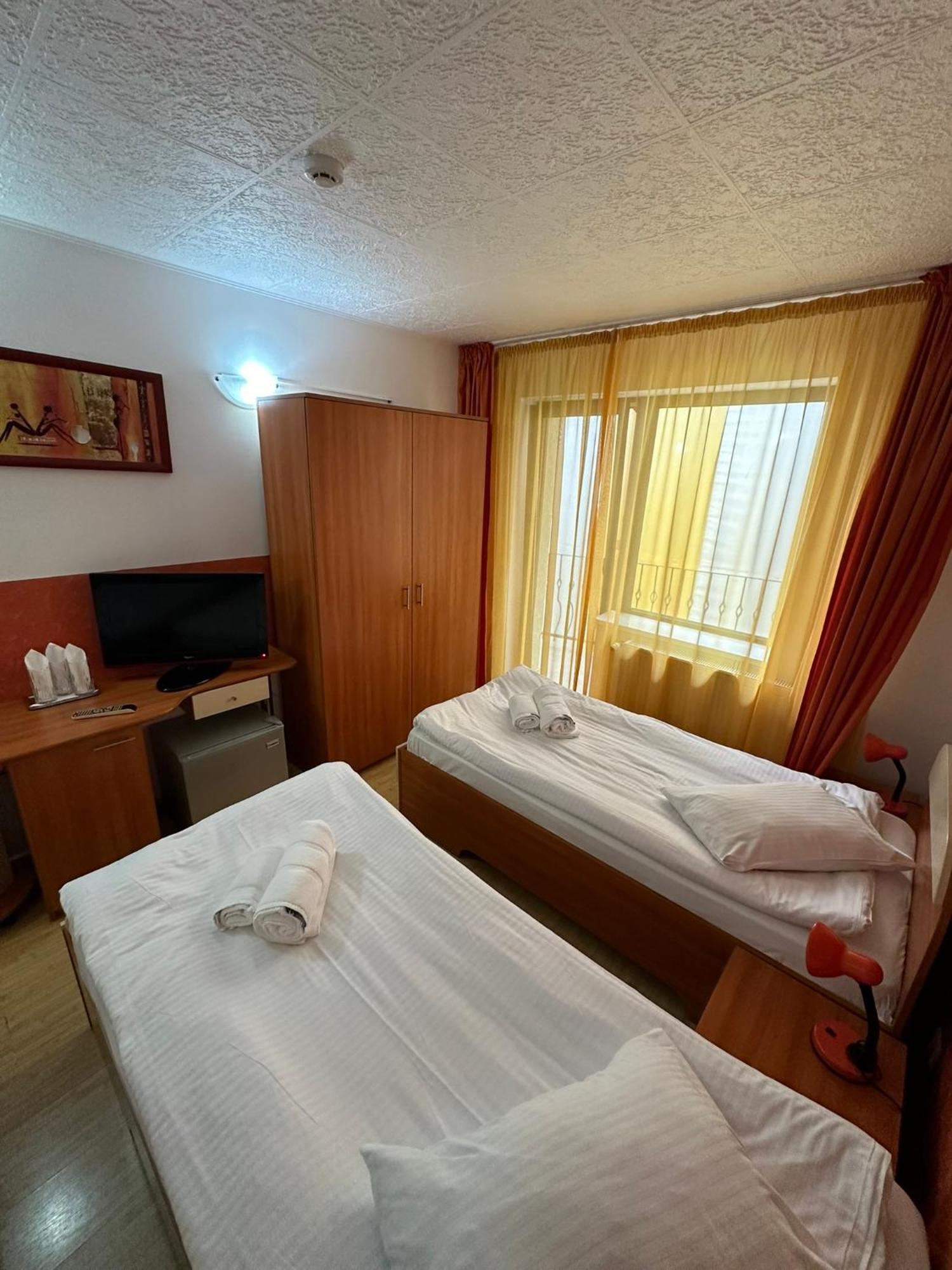 Restaurant Motel Dolorean Săcele Dış mekan fotoğraf