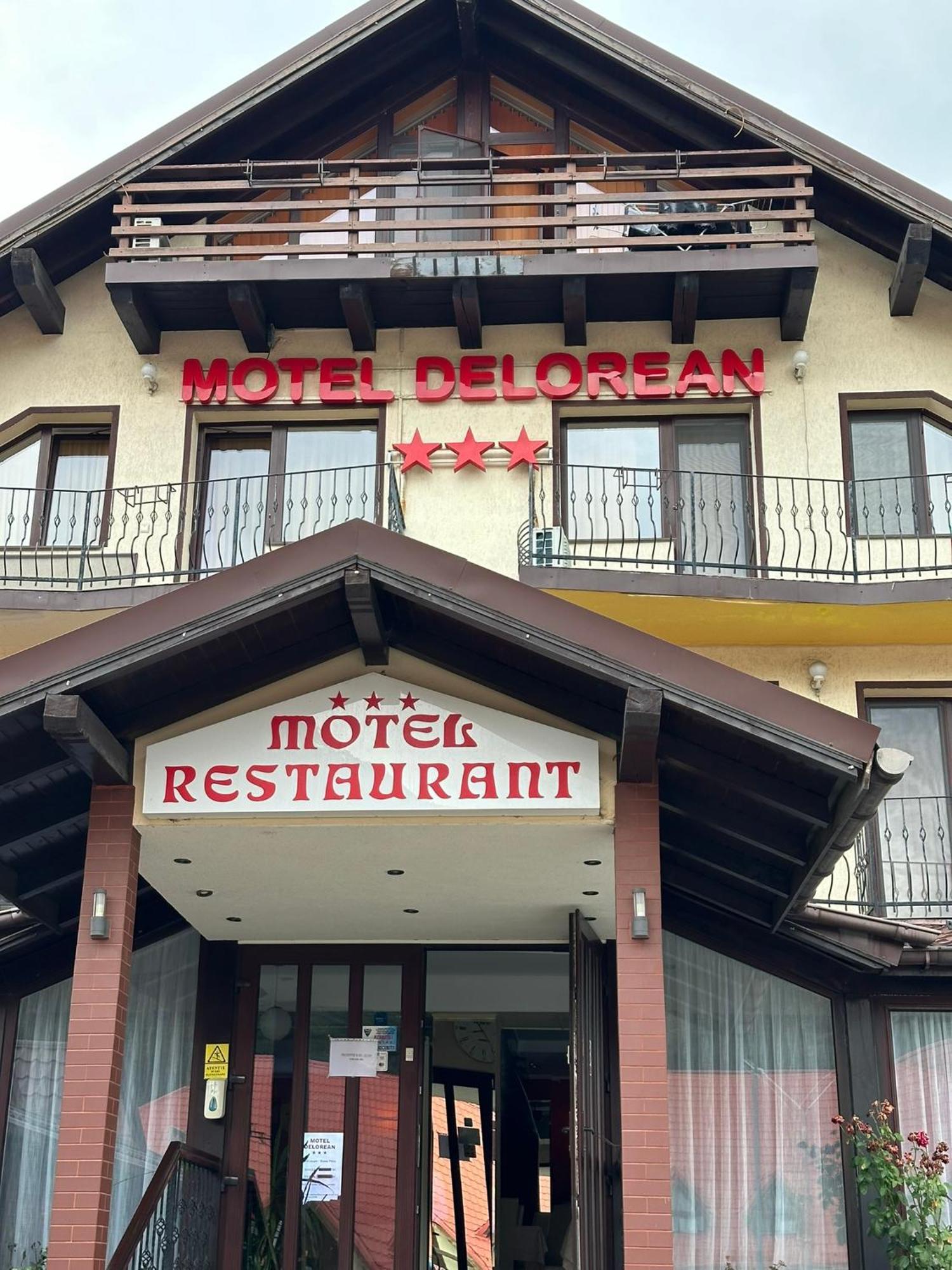 Restaurant Motel Dolorean Săcele Dış mekan fotoğraf