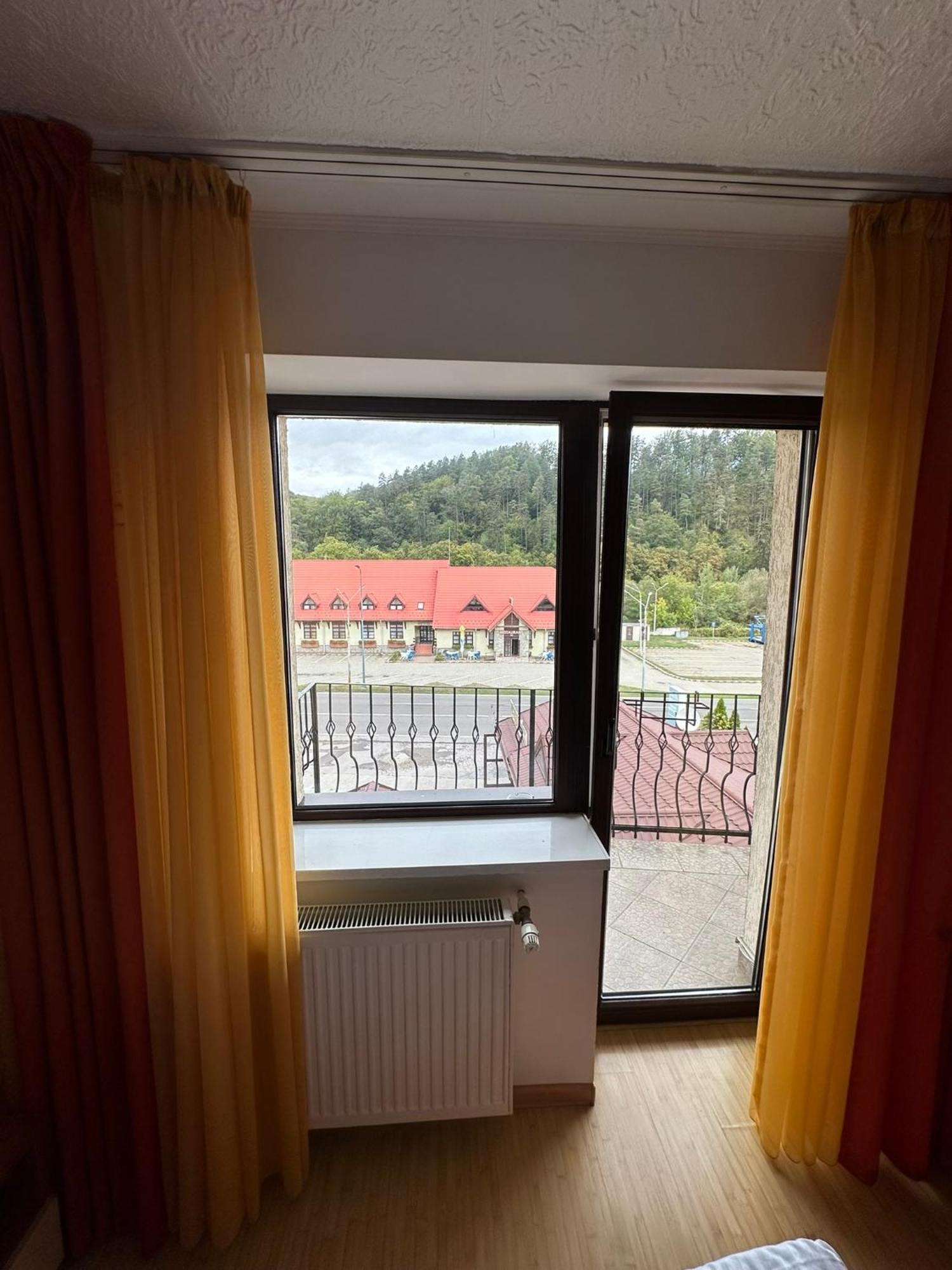 Restaurant Motel Dolorean Săcele Dış mekan fotoğraf